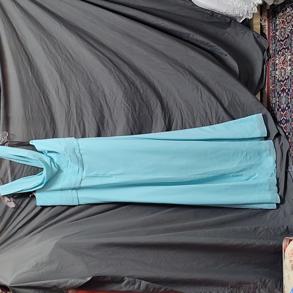 Dress - Picture 5 of 8